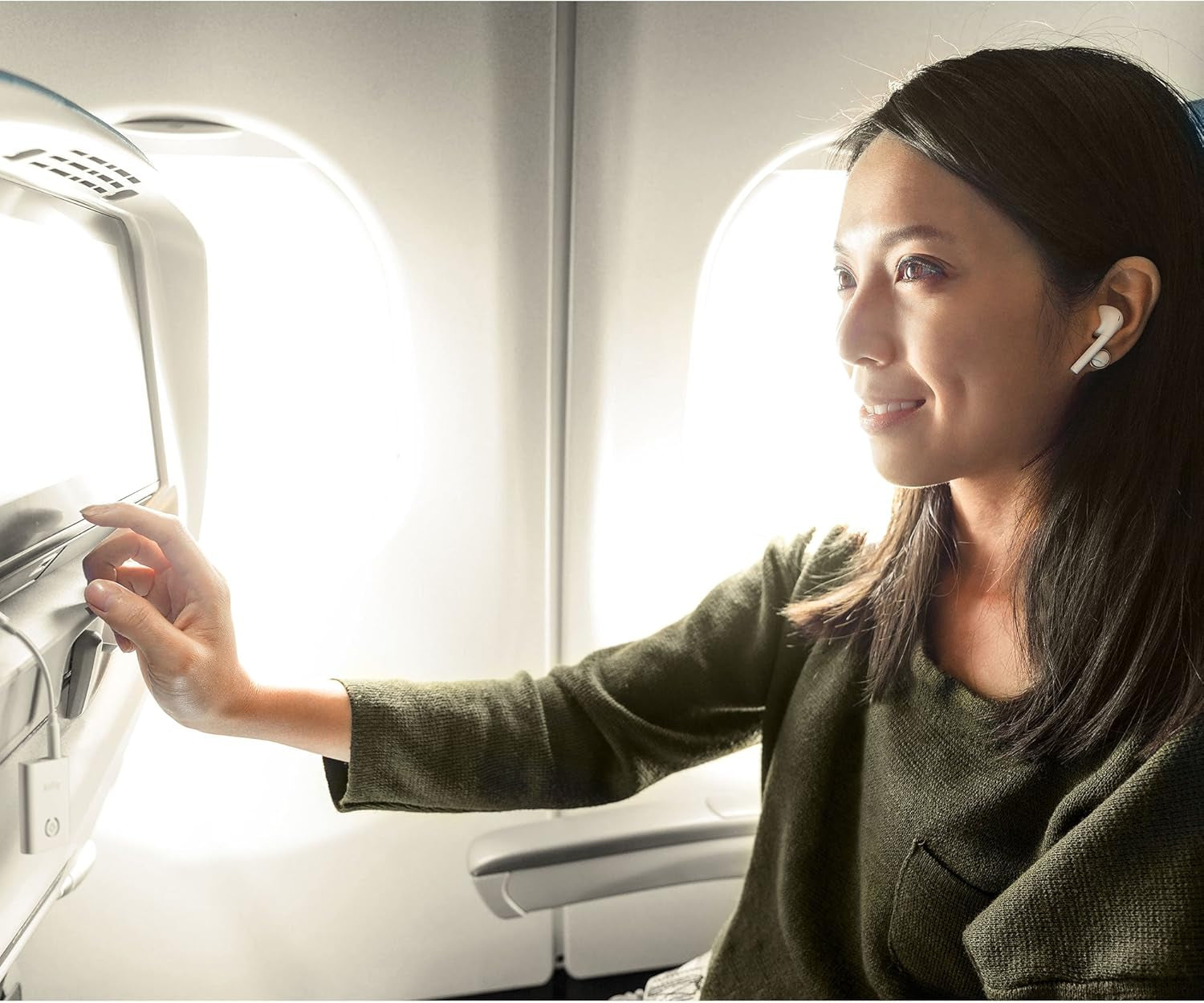 Airfly | Wireless Transmitter to Use Wireless/Noise-Cancelling Headphones in Gyms or on Airplanes